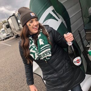 Meet your Posher, Alexandra